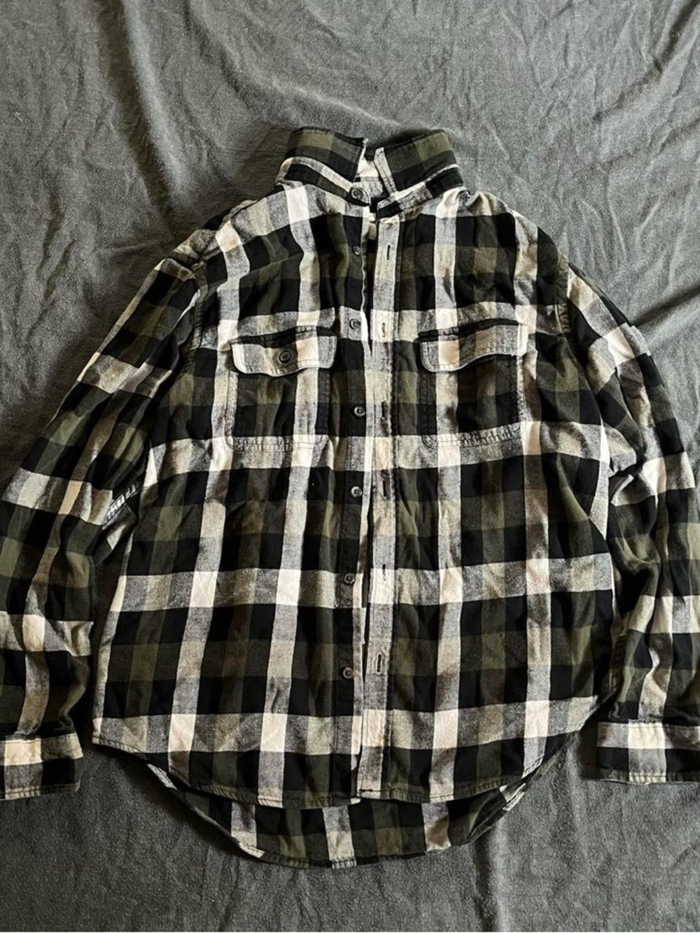 Old Navy men’s plaid flannel button up shirt